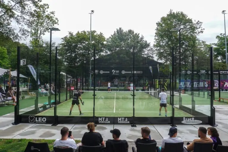 2 outdoor padelbanen van LTVL Lelystad in Lelystad