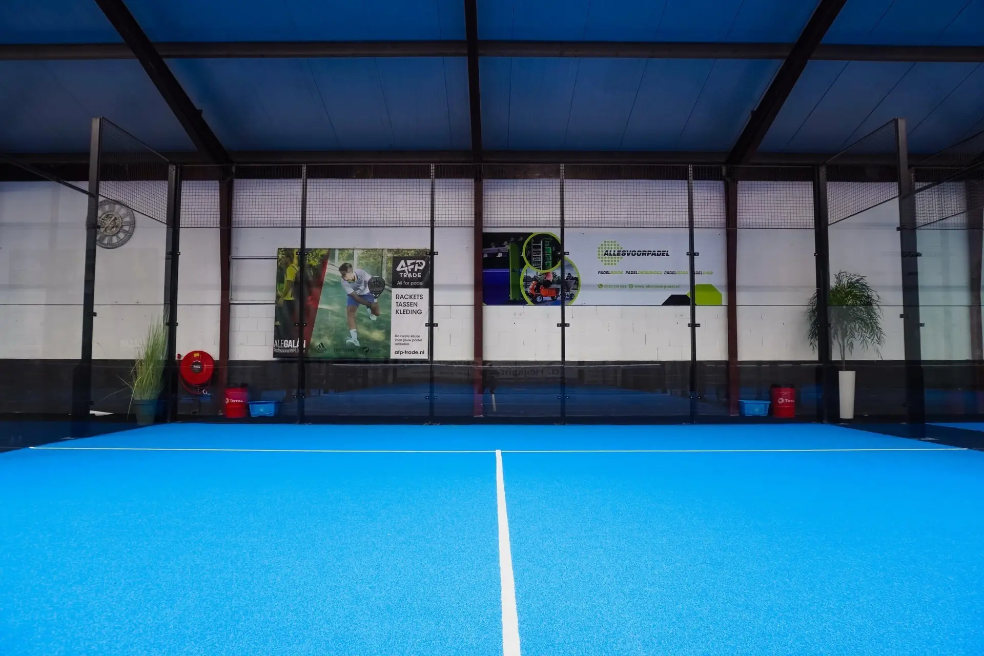 Manege onder druk? Padel als tweede inkomstenbron 11 Indoor padelbanen bij Flevopadel