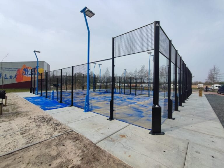 2 outdoor padelbanen van Momentum Padel in Groningen