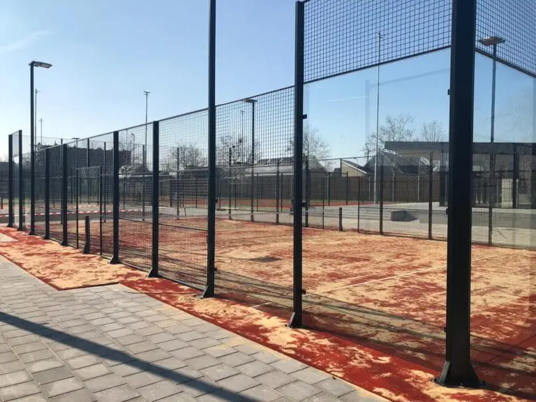 Padelbaan bij TV Breakpoint'83