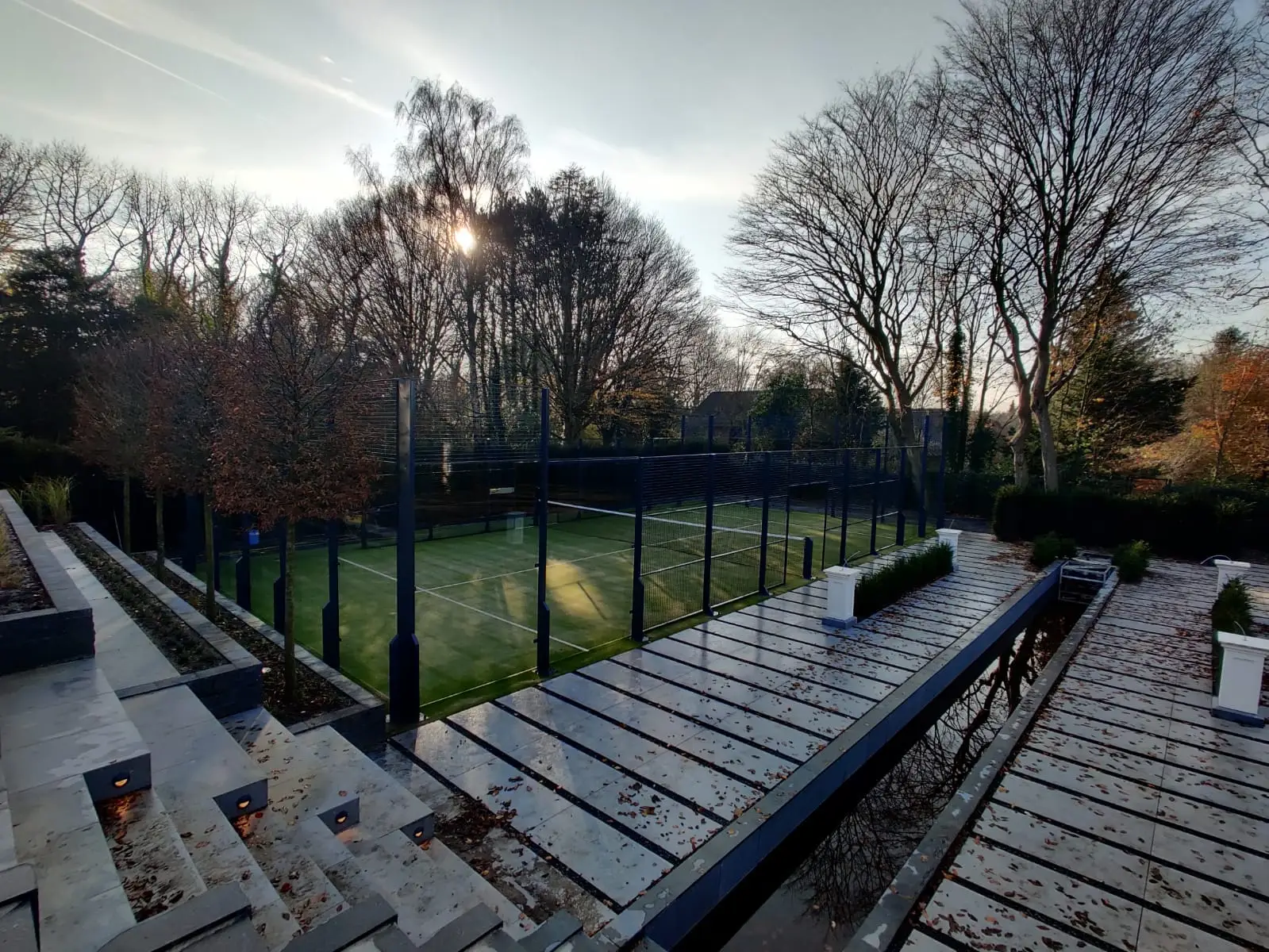 Padelbaan bij een nieuwbouw villa