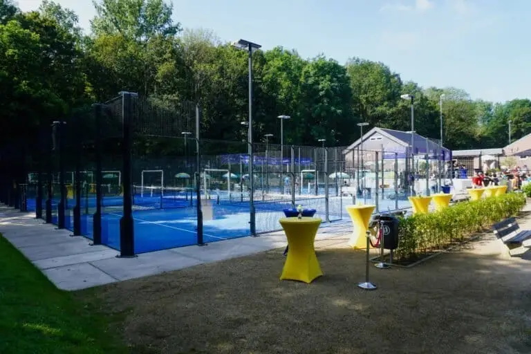 2 outdoor padelbanen van Tennis- en Padelvereniging Dukenburg Smash in Nijmegen