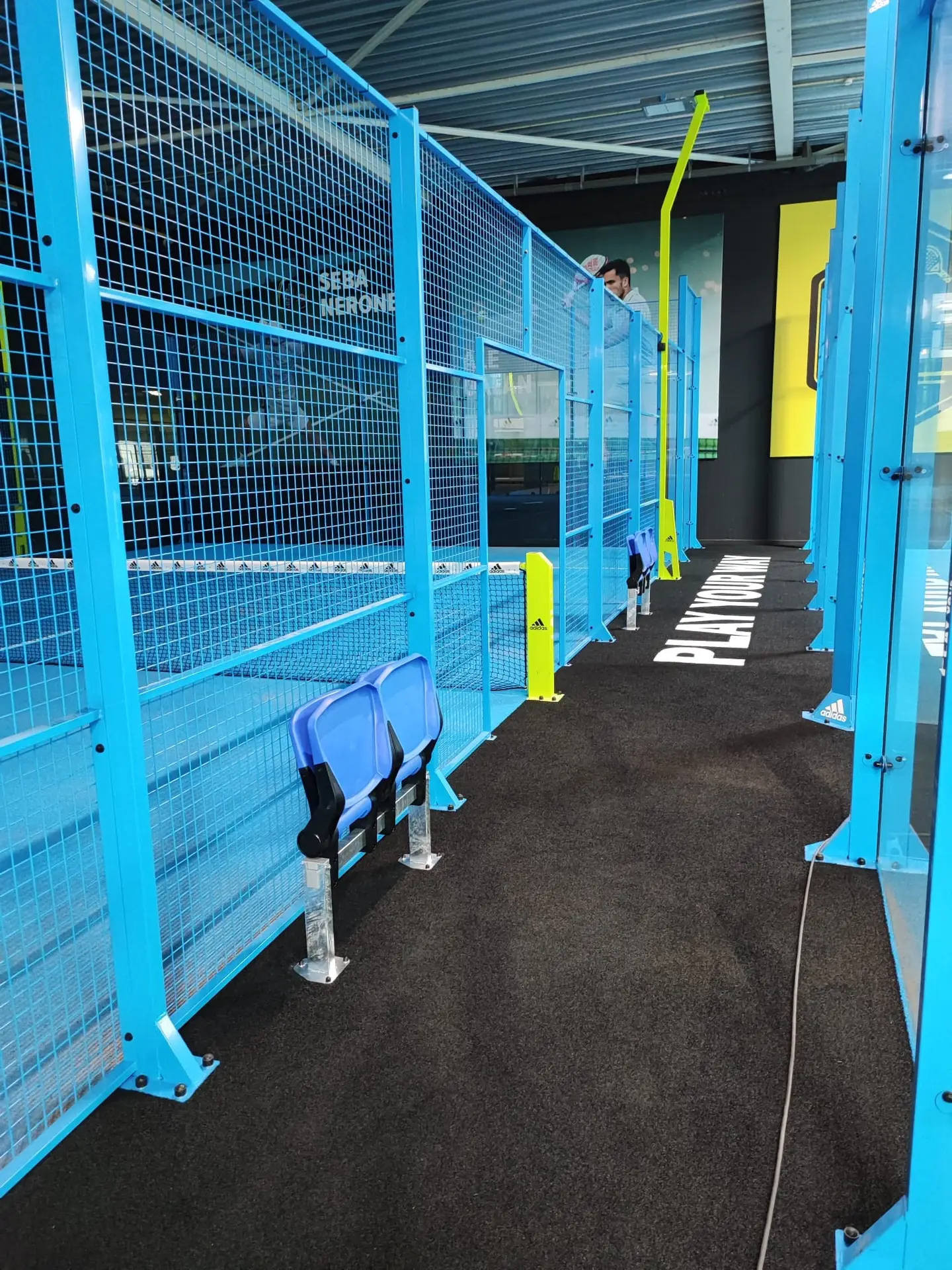 6 indoor padelbanen van Padel Hill in Hillegom