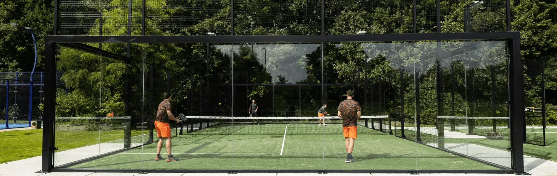 2 outdoor padelbanen van LTVL in Lelystad