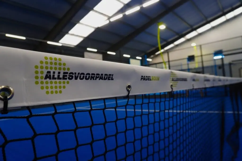 6 indoor padelbanen van Racket Centrum Meppel in Meppel