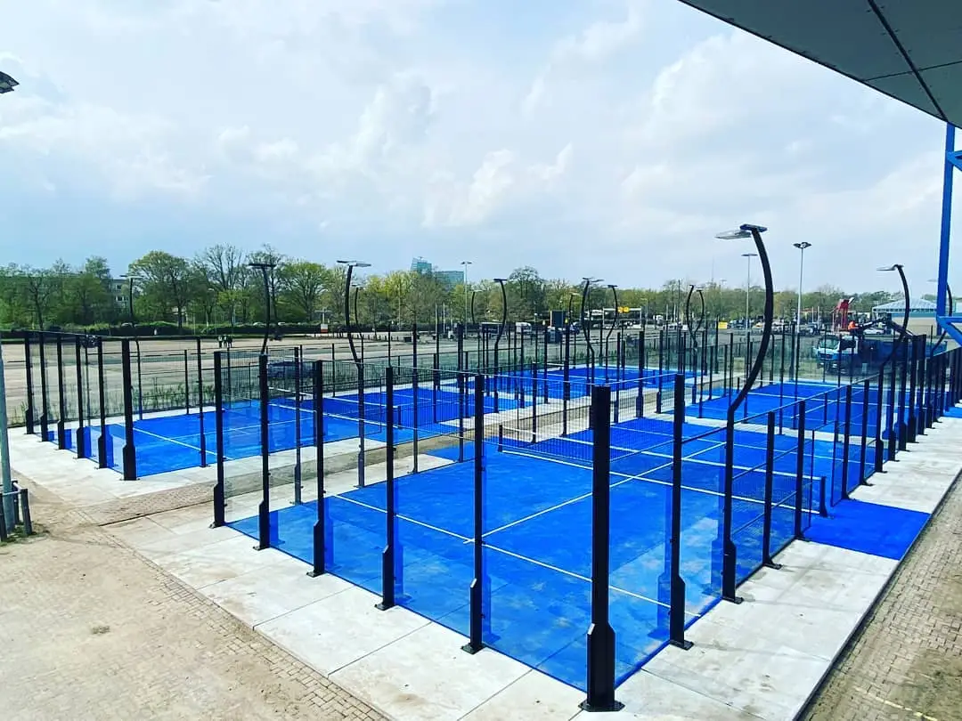 Padelbanen van Peakz Padel Zwolle