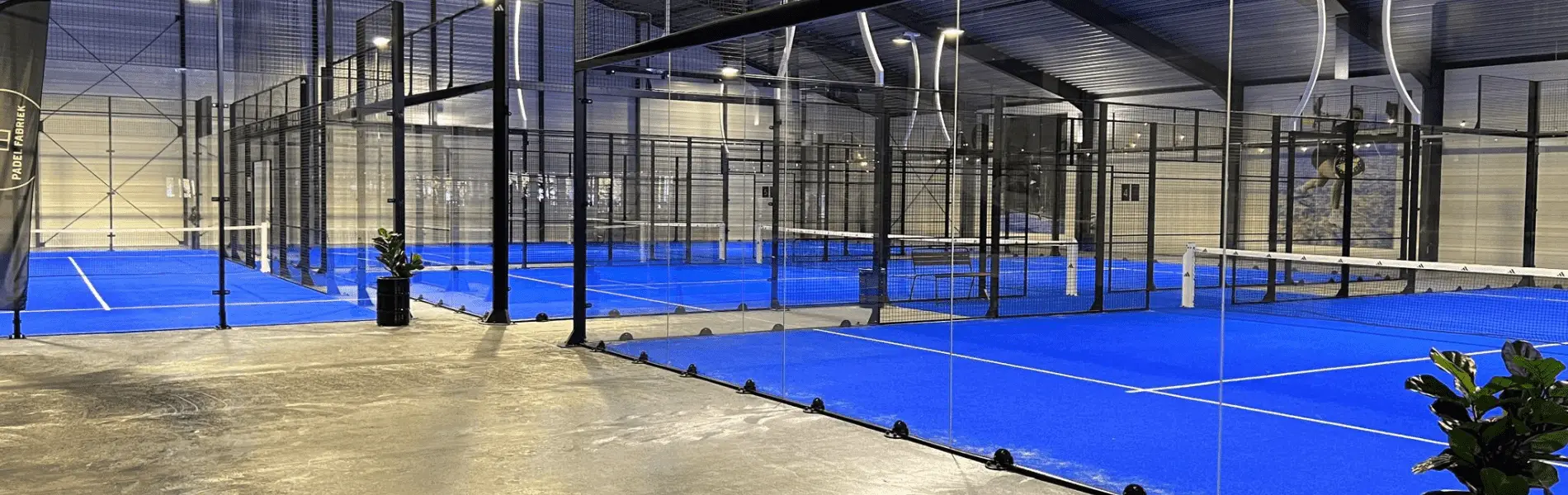 4 indoor padelbanen van Padel Fabriek in Leeuwarden