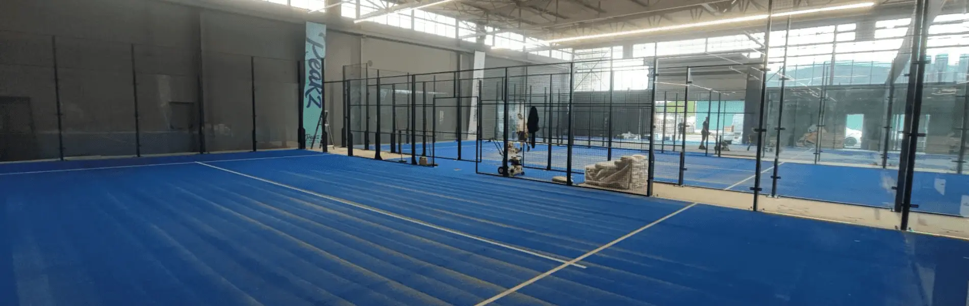 4 indoor padelbanen van Peakz Padel Euroborg in Groningen