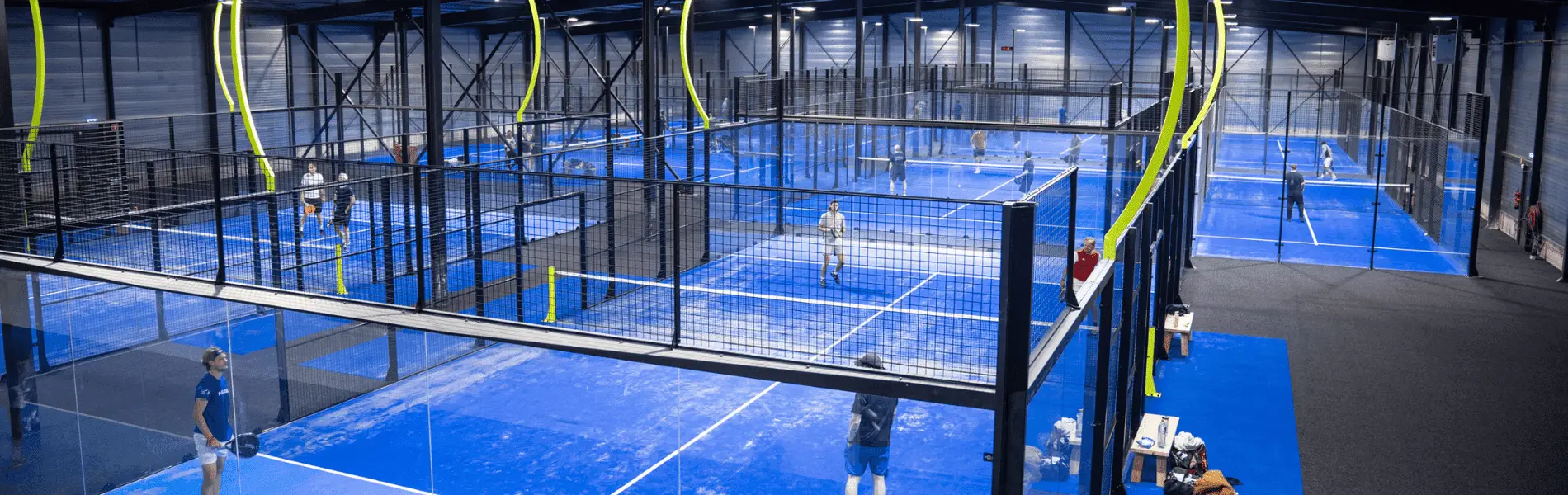 10 indoor padelbanen van Punto Padel in Hoogezand