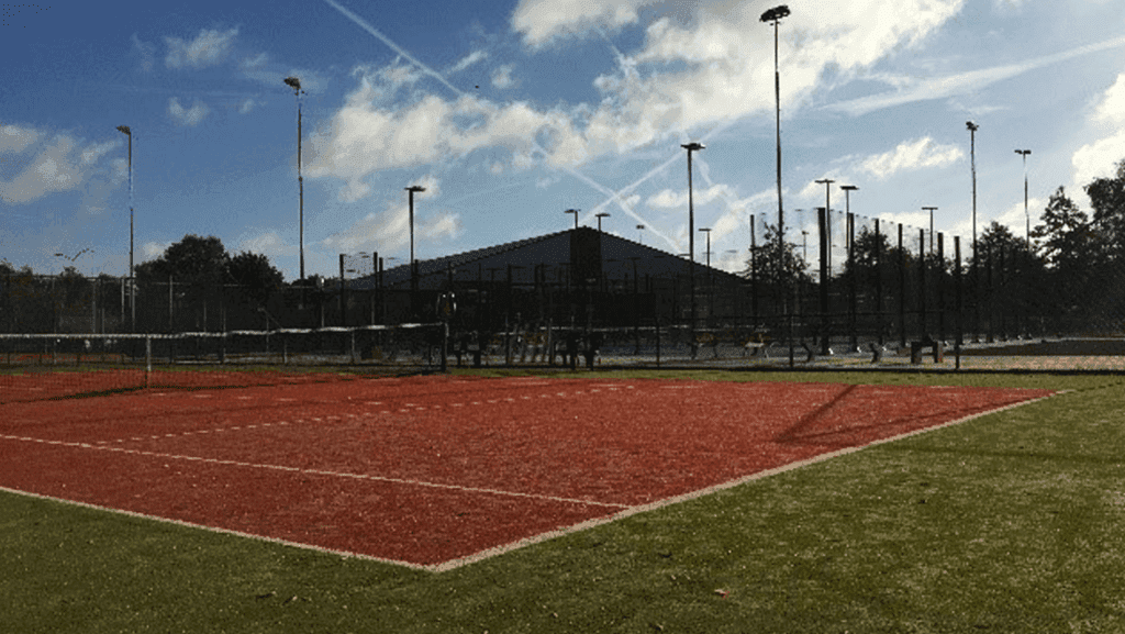 CONSTRUCTION OF 2 PADEL COURTS 1 TENNIS COURT COMMISSIONED BY TC DAALMEER ALKMAAR