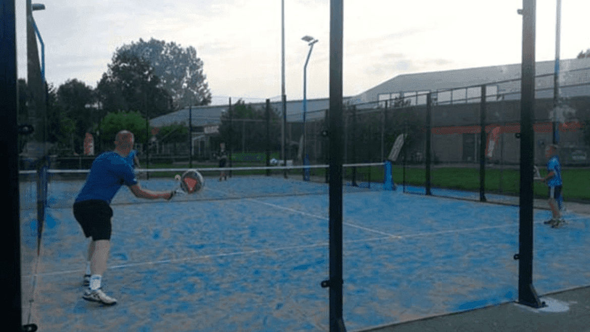 2 outdoor padelbanen van Padel Zwolle in Zwolle
