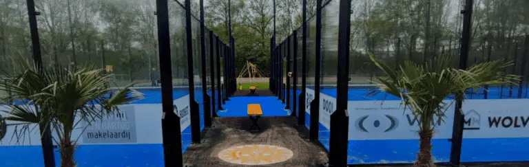 3 outdoor padelbanen van Sunset Padel in Alphen aan den Rijn