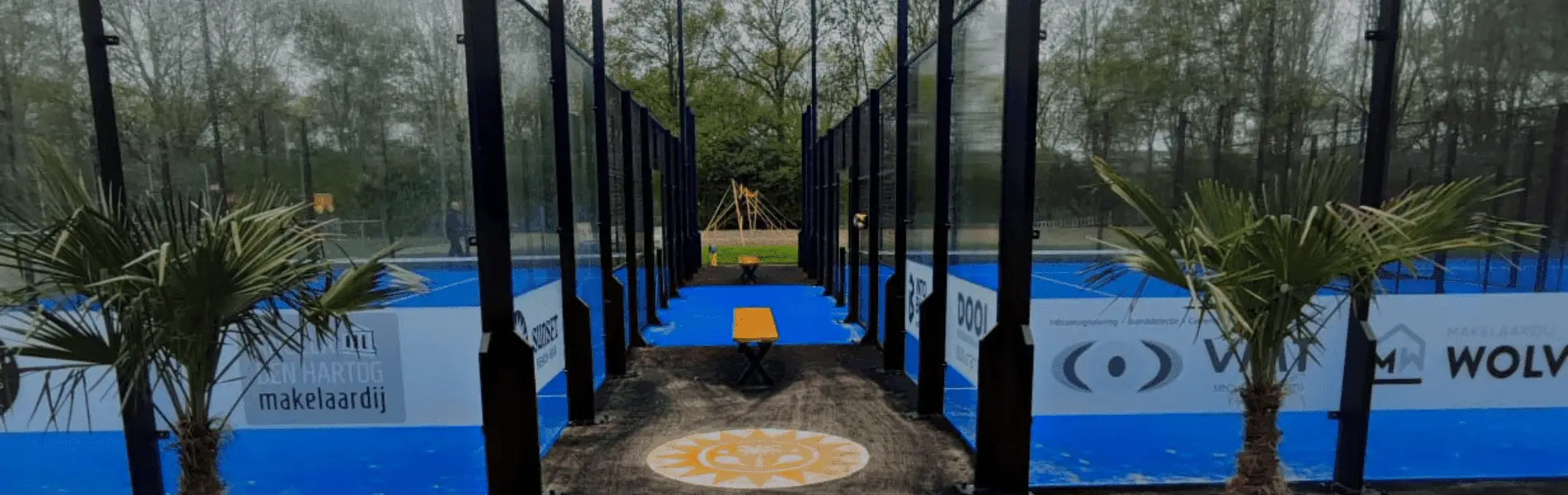 3 outdoor padelbanen van Sunset Padel in Alphen aan den Rijn