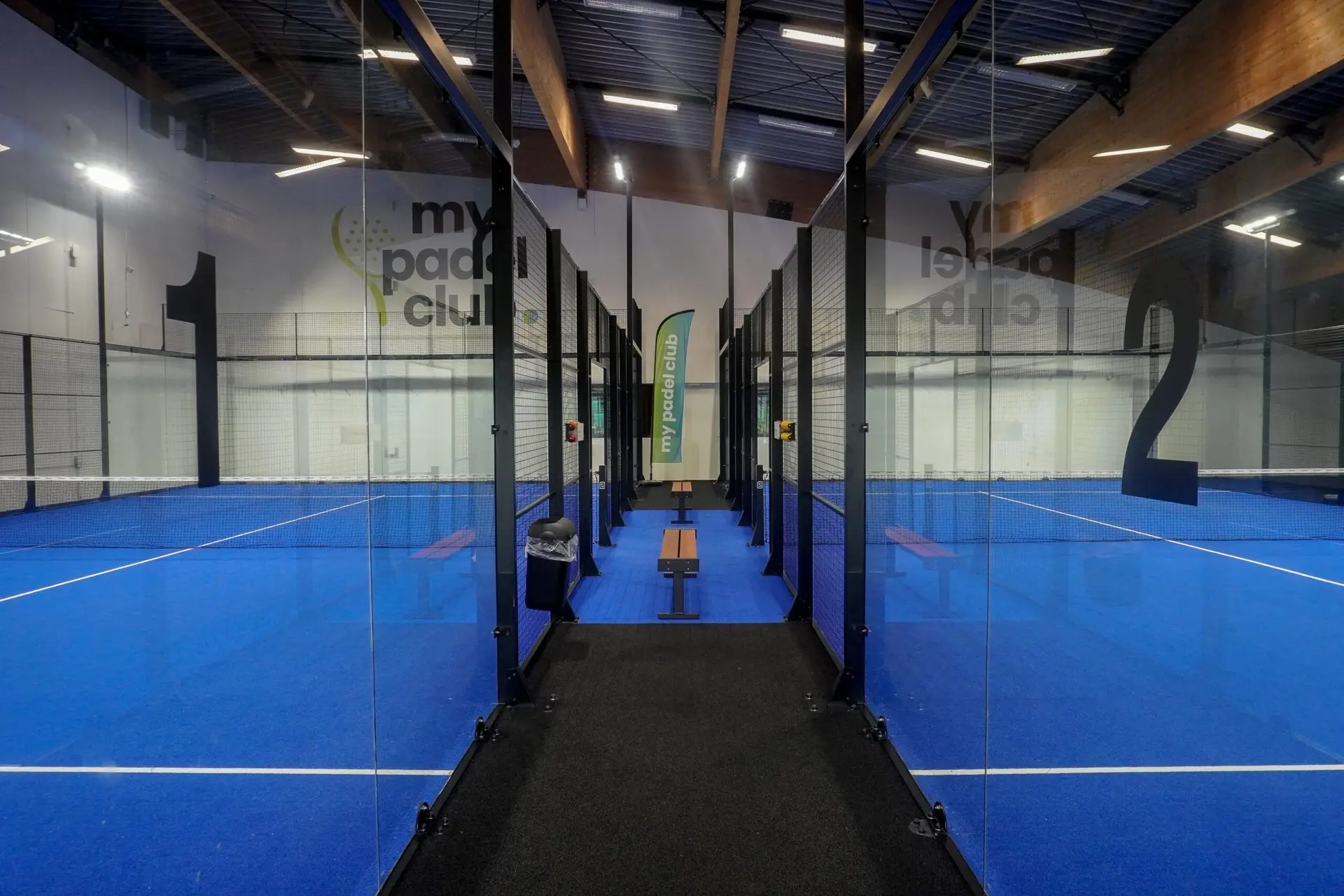 2 indoor padelbanen van My HealthClub in Heerhugowaard