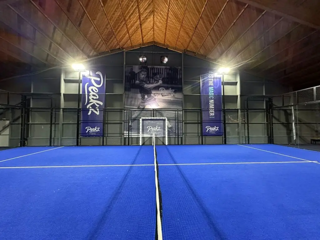 11 indoor padelbanen van Peakz Padel Bogenhal in Zwolle