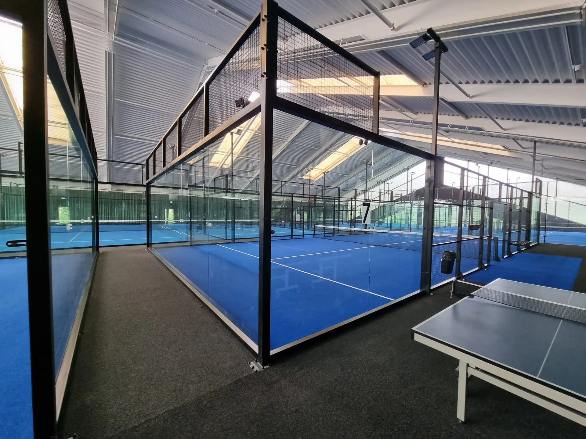 2 indoor padelbanen van My Padel Club in Krimpen aan den IJssel