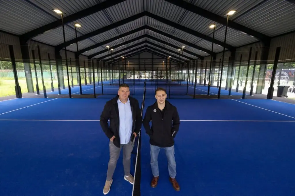Padel cover in The Stentor 1 Floris and Jorden under the padel canopy
