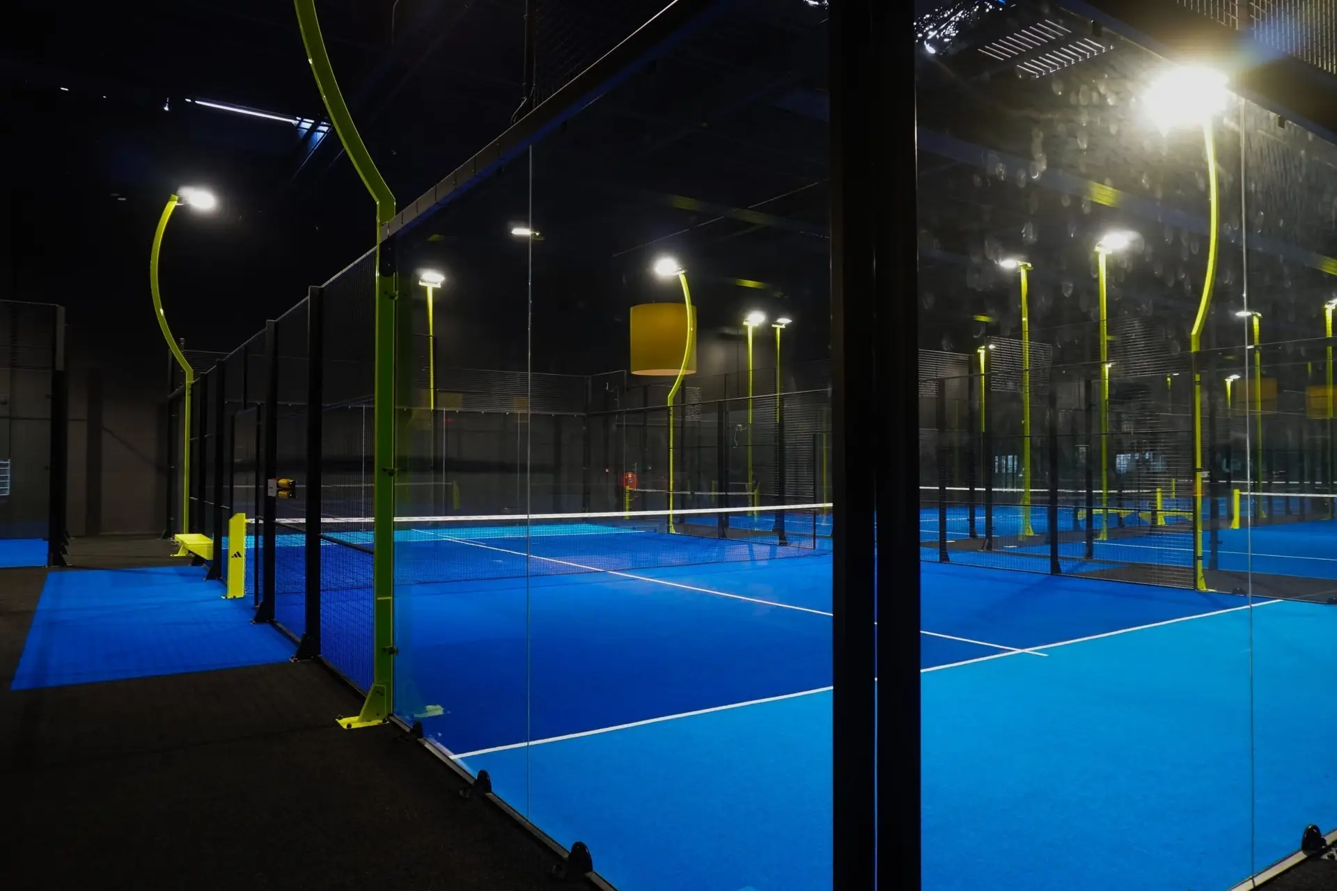 Indoor padelbanen bij PADEL2GO in Zevenaar