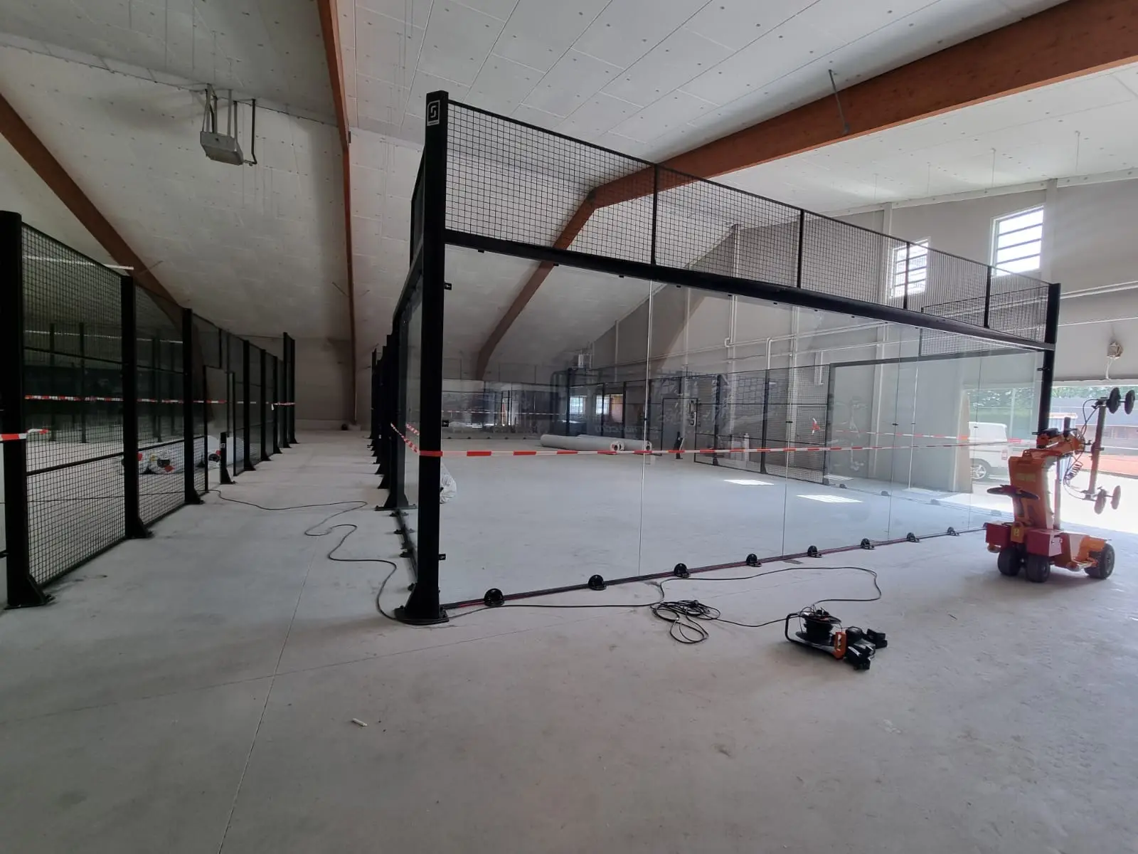 7 indoor padelbanen van Peakz Padel Kleve in Kleve