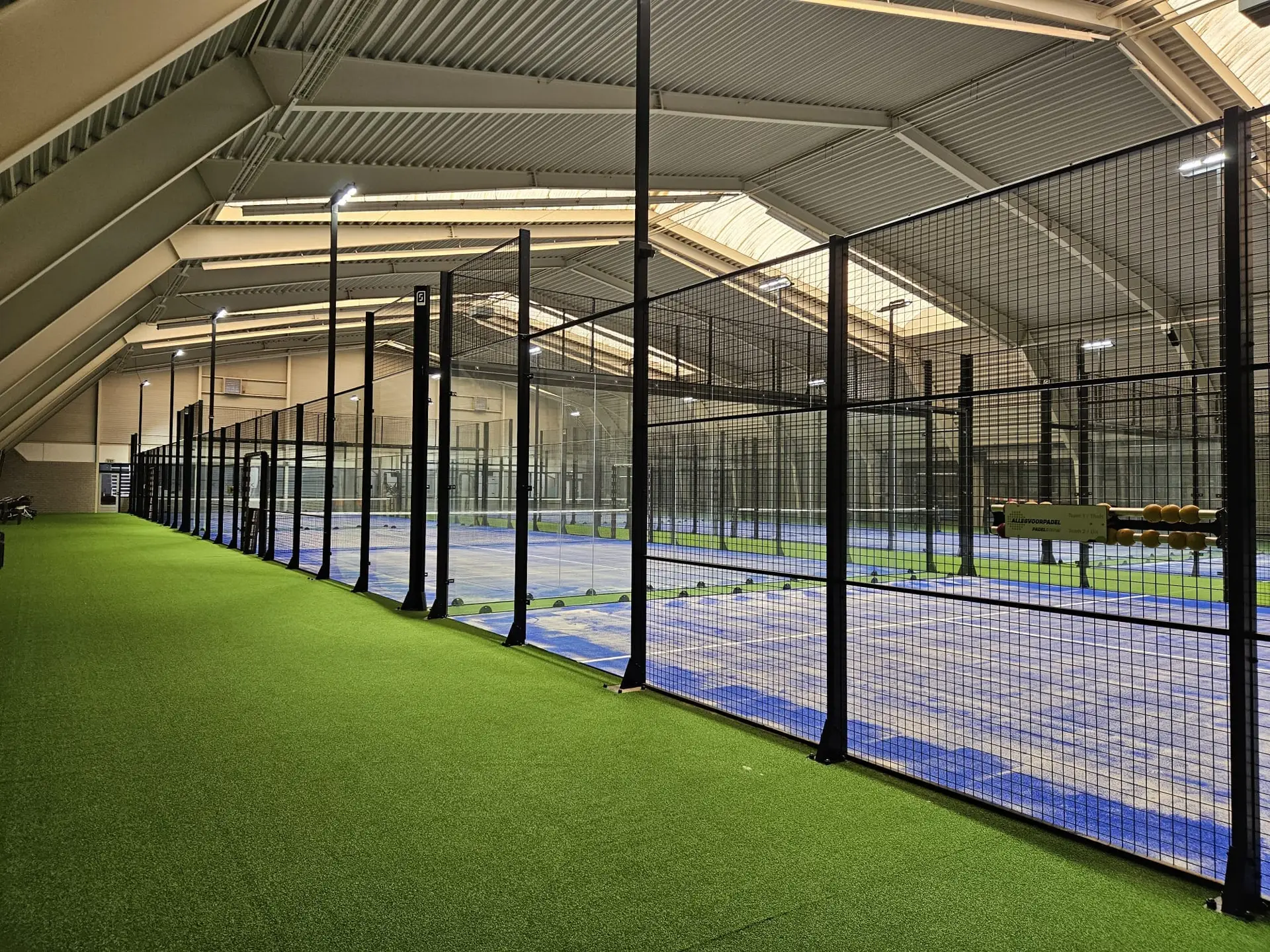 6 indoor padelbanen van Sportclub Houten in Houten