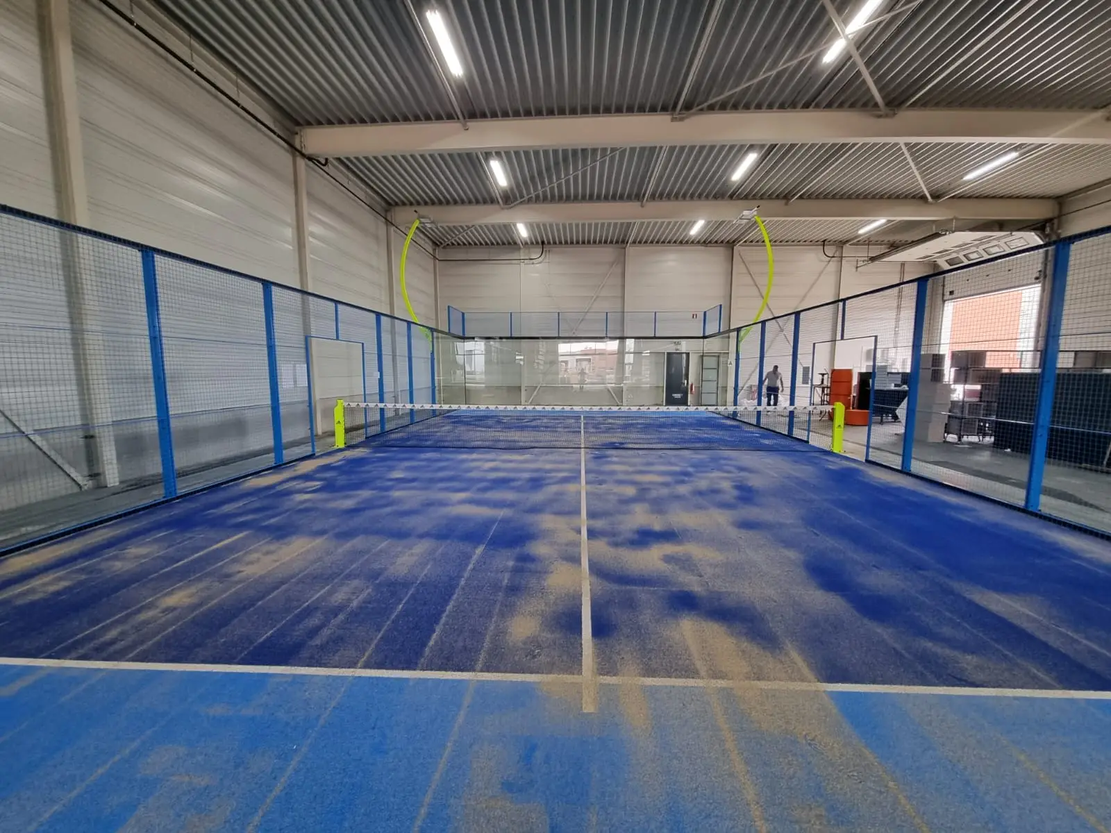 1 indoor padelbaan van Loods in Genemuiden in Genemuiden