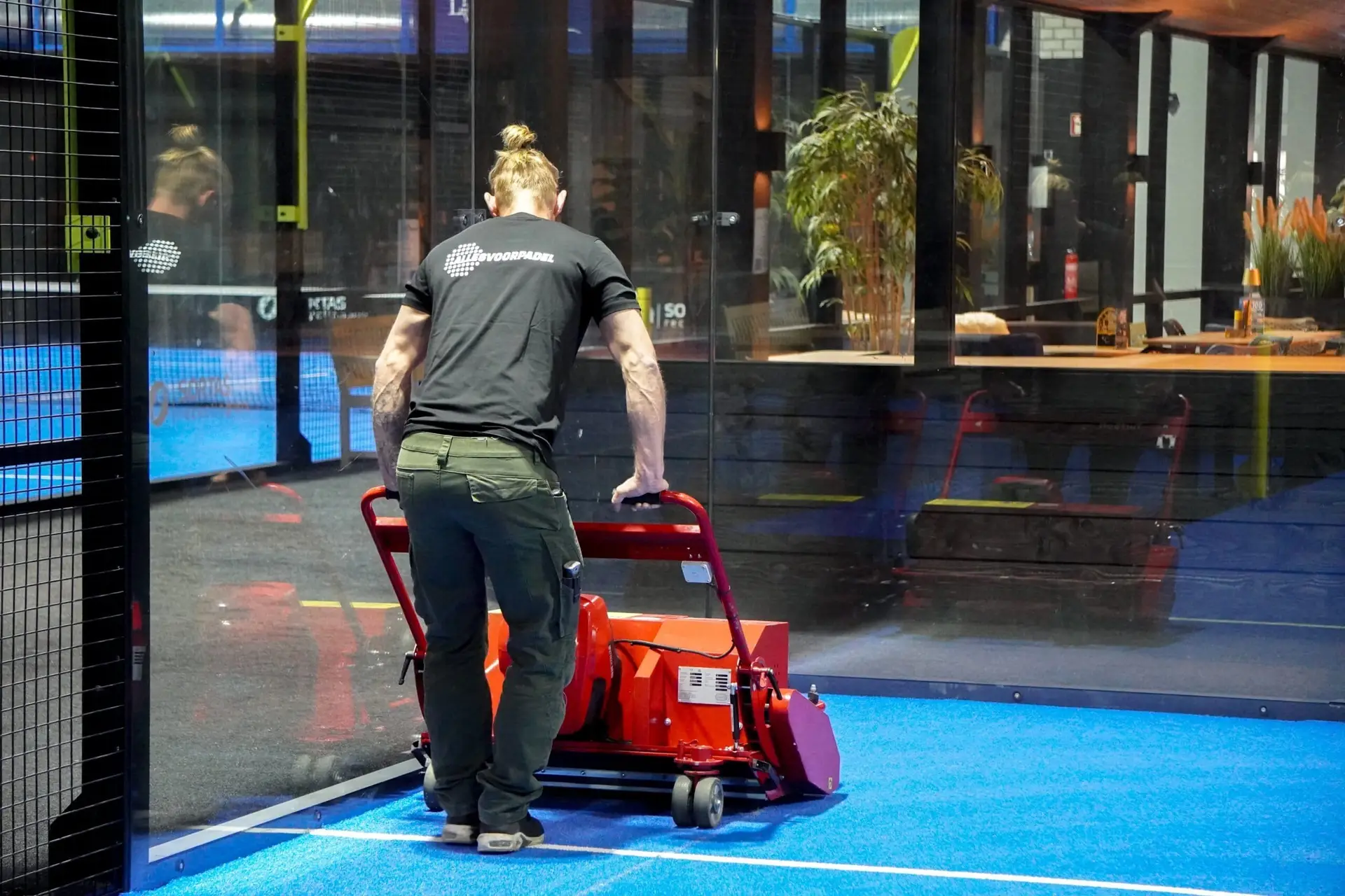 Indoor kunstgras reinigen