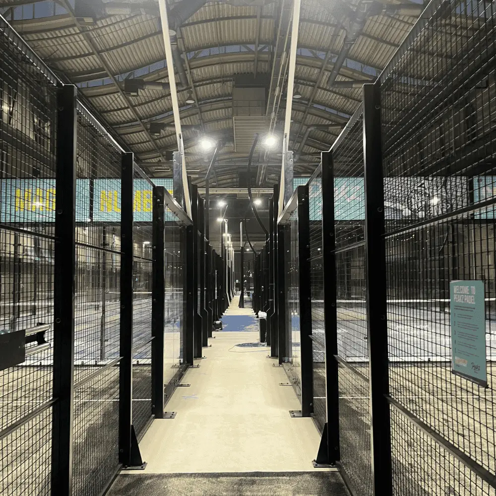 Padelbanen van Peakz Padel Zwolle in Zwolle, aangelegd door Allesvoorpadel