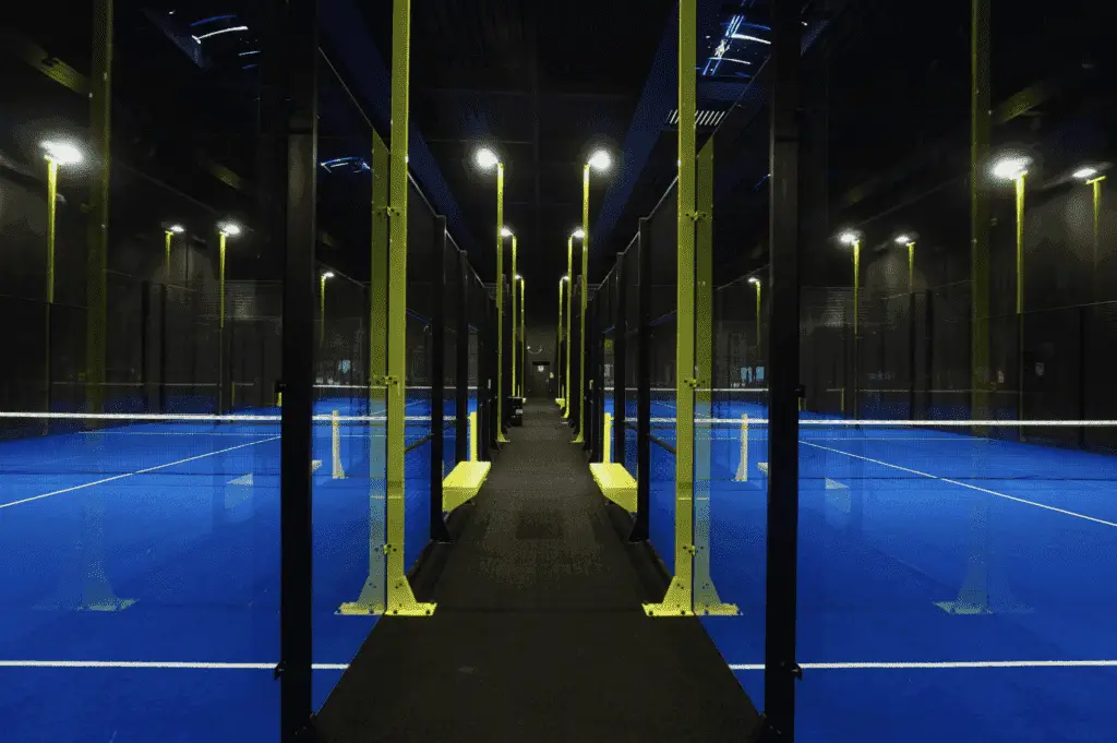 Indoor pilaren kooi 1