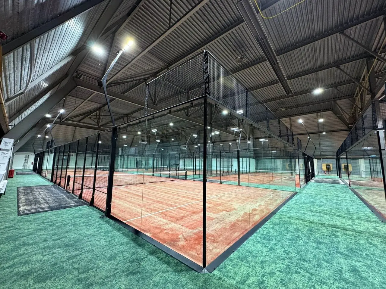9 indoor padelbanen van Padel by Lars in Gorinchem