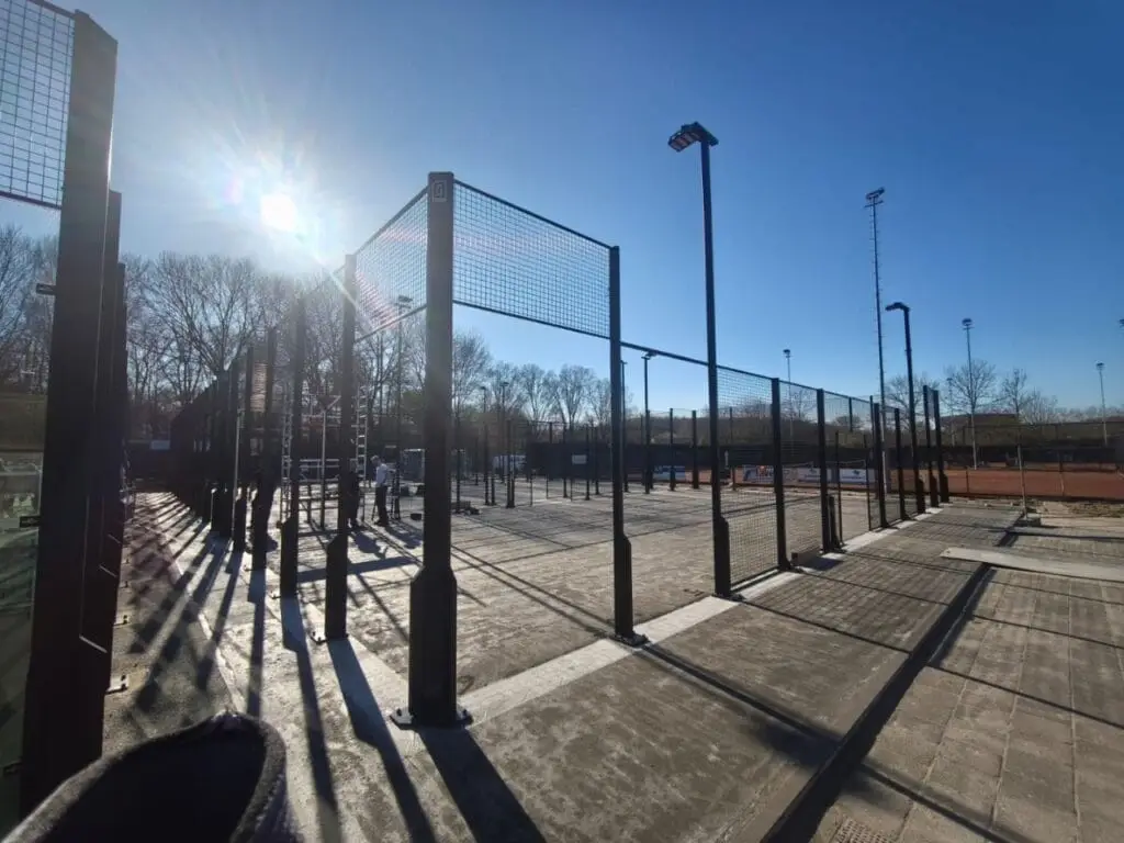 2 outdoor padelbanen van TV Buytenwegh in Zoetemeer (foto 2)