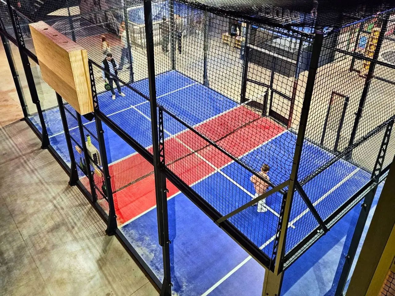 1 indoor padelbaan van Sparkx Antwerpen in Schelle