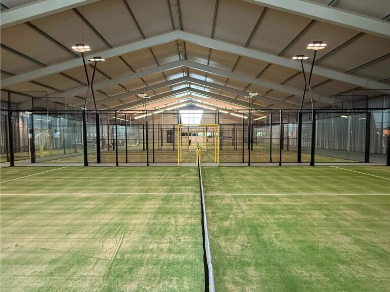 4 indoor padelbanen simpelpadel in Simpelveld